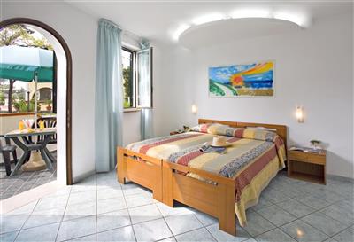 Hibiscus se snídaní - útulné pokoje- Hibiscus- moře- termální ostrov Ischia- Itálie