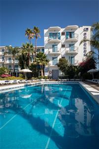 htop Planamar (plná penze & voda a víno) - bazén-HTOP Planamar-Costa del Maresme- Španělsko