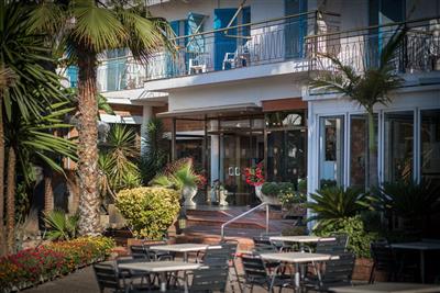 htop Planamar (plná penze & voda a víno) - zahrada-HTOP Planamar-Costa del Maresme- Španělsko