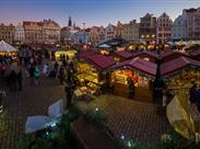 předvánoční atmosféra na plzeňském náměstí Republiky
(zdroj: https://www.visitplzen.eu/)
