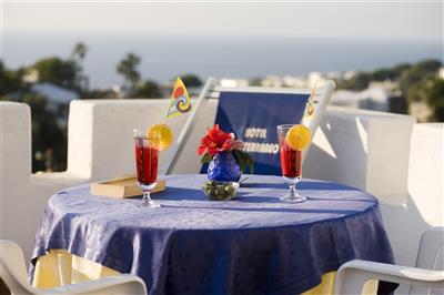 Terme Park Mediterraneo - hotelová terasa - Forio - Ischia - za mořem
