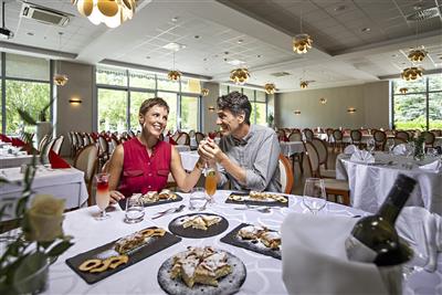 RADENCI & RADIN relax pro vaše srdce - Hotelová restaurace se specialitami místní i mezinárodní kuchyně - hotel Radin - Radenci - Slovinsko - RELAX