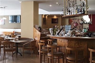 RADENCI & RADIN relax pro vaše srdce - Hotelový bar nabízí nealko i alkoholické míchané koktejly - Radenci - Slovinsko - RELAX