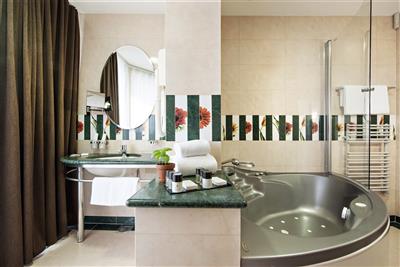 MORAVSKE TOPLICE & LIVADA PRESTIGE relax v Terme 3000 - Luxusní koupelna hotelu Livada Prestige - lázně Moravske Toplice - Slovinsko - RELAX