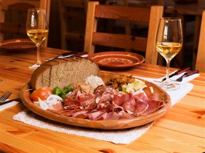 MORAVSKE TOPLICE & AJDA  relax v Terme 3000 - Pršut a víno ke Slovinsku jednoznačně patří  - lázně Moravske Toplice - Slovinsko