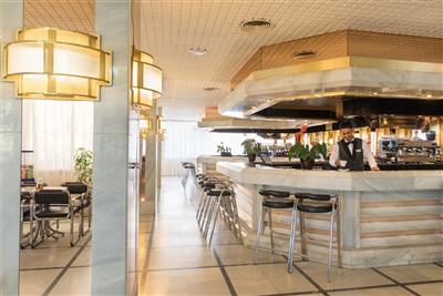 htop Royal Sun (plná penze & voda a víno) - hotelový bar- H TOP Royal Sun- Costa Maresme- Španělsko