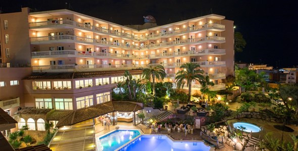 Alba Seleqtta Spa Resort & voda a víno