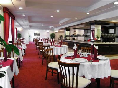 VYŠNÉ RUŽBACHY & GRAND HOTEL STRAND relax pod Tatrami - Příjemná jídelna v Grand Hotel Strand - lázně Vyšné Ružbachy - Slovensko - Relax pobyt