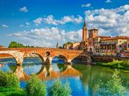 most Ponte Pietra ve Veroně - Lago di Garda - Itálie - poznávací zájezd