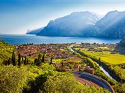 pohled na Torbole a severní část jezera - Lago di Garda - Itálie - poznávací zájezd