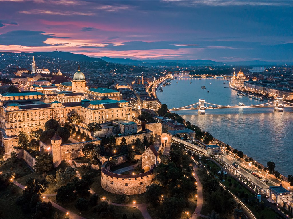 BUDAPEŠŤ & ENSANA MARKÉTIN OSTROV zážitkově na termálních pramenech - večerní panorama Budapešti - Budapešť - Maďarsko - poznávací zájezd