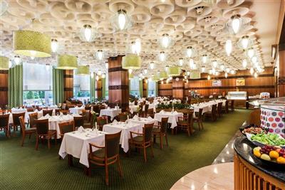 HÉVÍZ & ENSANA THERMAL relax nad jezerem - Restaurace hotelu Ensana Thermal Hévíz s bohatou gastronomickou nabídkou - lázně Hévíz - Maďarsko - RELAX pobyt