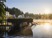 Hévízské léčivé jezero, osvěžující tělo i duši, je největším biologicky aktivním přírodním termálním jezerem světa - lázně Hévíz - Maďarsko - RELAX pobyt