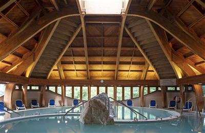 HÉVÍZ & ENSANA THERMAL relax nad jezerem - V rozlehlém lázeňském a termálním komplexu můžete relaxovat v horké lázni dvou krytých termálních bazénů (33°C a 37°C) s vodou stejného složení jako v unikátním léčivém jezeře - hotel Ensana Thermal Hévíz - lázně Hévíz - Maďarsko - RELAX pobyt