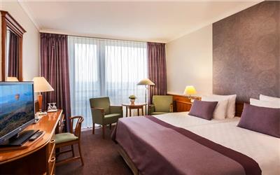 HÉVÍZ & ENSANA THERMAL relax nad jezerem - Komfortní 2-lůžkový pokoj v hotelu Ensana Thermal Hévíz - lázně Hévíz - Maďarsko - RELAX pobyt