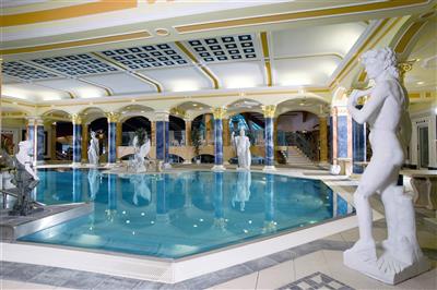 RAJECKÉ TEPLICE & APHRODITE relax jako v ráji s 3 degustačními zážitky - Minerální termální bazén s přírodní léčivou hydrogenuhličitou  vodou o teplotě 38°C - Spa Aphrodite - Rájecké Teplice - Slovensko - RELAX pobyt