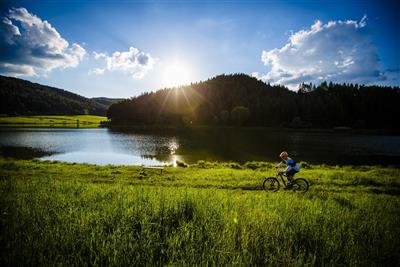 RAJECKÉ TEPLICE & APHRODITE relax jako v ráji a 3 degustační zážitky - Rajecká Dolina je ideální k projížďkám na kole - Spa Aphrodite - Rájecké Teplice - Slovensko - RELAX pobyt