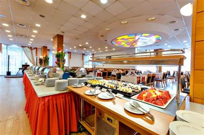 HAJDÚSZOBOSZLÓ & AQUASOL relax ve zlaté vodě - Hotel je vyhlášen výbornou maďarskou i mezinárodní kuchyní, která se podává v klimatizované restauraci formou bohatých švédských stolů - Hotel Aquasol - Hajdúszoboszló - Maďarsko - RELAX pobyt