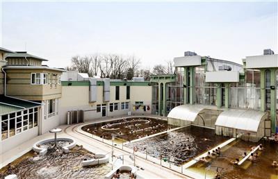 HAJDÚSZOBOSZLÓ & AQUASOL relax ve zlaté vodě - Gyógyfürdö, bazény s unikátní zlatavou léčivou vodou - Hungarospa - Hajdúszoboszló - Maďarsko - RELAX pobyt