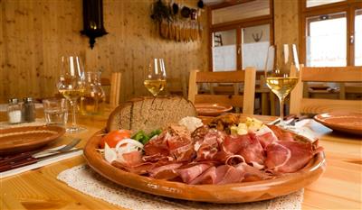 MORAVSKE TOPLICE & AJDA velikonoční relax v Terme 3000 - Šunkárna Kodila a tradiční prekmurská malice (svačinka) - lázně Moravske Toplice - Slovinsko - RELAX