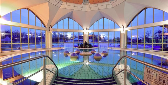 SÁRVÁR & PARK INN Radisson Resort Spa relax v křišťálech s ALL INCLUSIVE