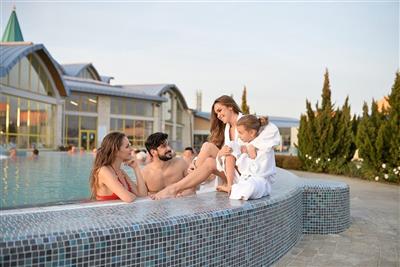 SÁRVÁR & PARK INN Radisson Resort Spa relax v křišťálech s ALL INCLUSIVE - Lázně Sárvár nabízejí skutečnou relaxaci celé rodině, počínaje malými dětmi až po prarodiče - Maďarsko - RELAX