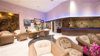 Alba Seleqtta Spa Resort & voda a víno - příjemná recepce-Alba Seleqtta- Costa Brava- Španělsko