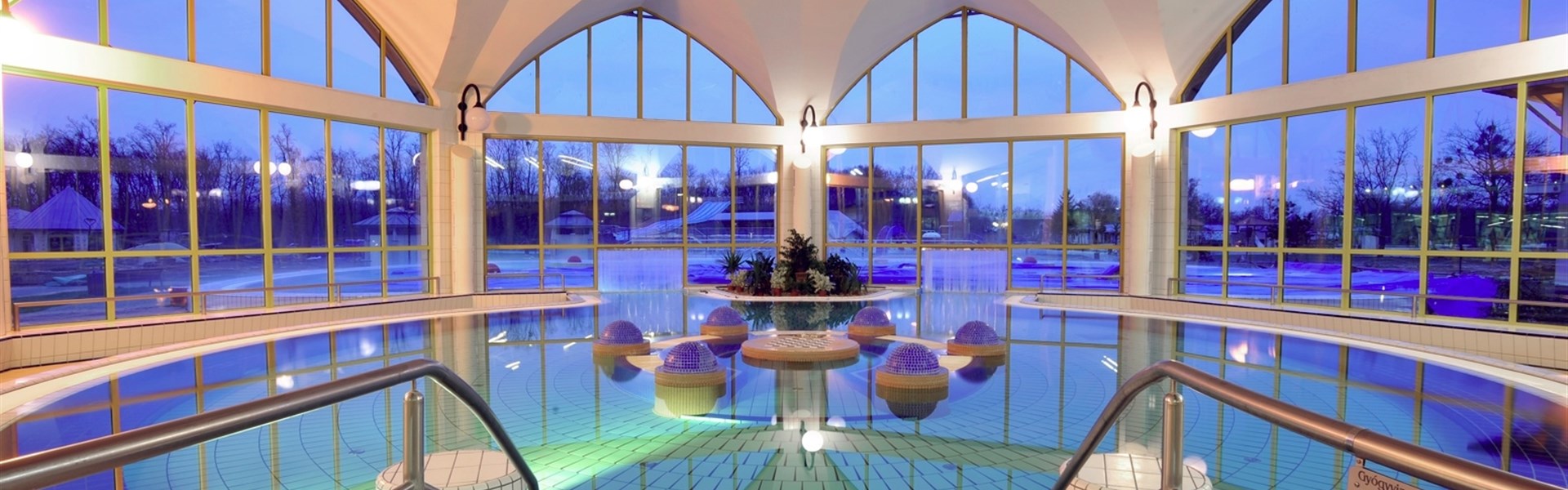 SÁRVÁR relax v křišťálech