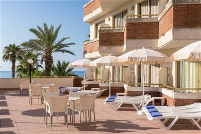 htop Royal Sun (plná penze & voda a víno) - venkovní terasa- H TOP Royal Sun- Costa Maresme- Španělsko
