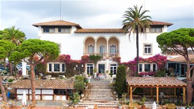 Roger de Flor by Seleqtta (pokoj s výhledem na moře a vínem k večeři) - Čelní pohled na usedlost - Costa Brava - Španělsko - pobytový zájezd