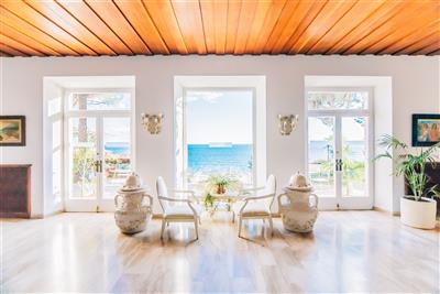 Roger de Flor by Seleqtta (pokoj s výhledem na moře a vínem k večeři) - Výhled z lobby - Costa Brava - Španělsko - pobytový zájezd