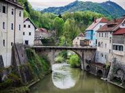 Kapucínský most ze 14. století ve městě Škofja Loka - Ankaran - Slovinsko - relax pobyt