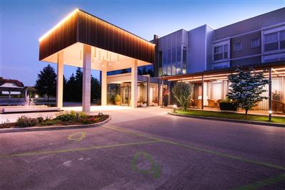 MORAVSKE TOPLICE & VIVAT TERME relax v bílé a černé vodě - Moderní hotel Vivat 4*superior