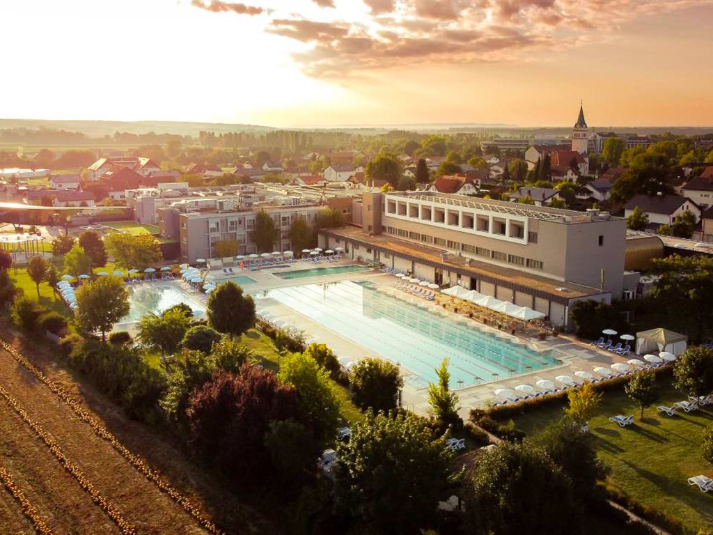 MORAVSKE TOPLICE & VIVAT TERME relax v bílé a černé vodě - Lázeňský resort Vivat Terme v Moravských Toplicích