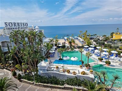 Villa Titina - depandance Sorriso - bazény - Forio - Ischia - za mořem