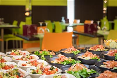 htop Summer Sun (plná penze & voda a víno) - htop Summer Sun - výběr hlavních chodů - Costa Brava - Španělsko - pobytový zájezd