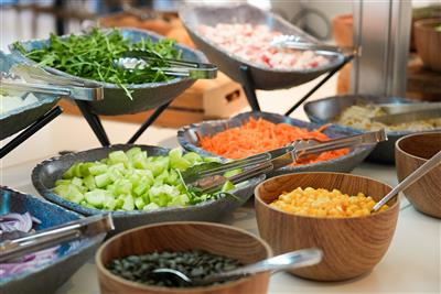 htop Amatista (plná penze & voda a víno) - Detail švédských stolů v restaurantu hotelu HTOP Amatista - letovisko Lloret de Mar - Costa Brava - Španělsko