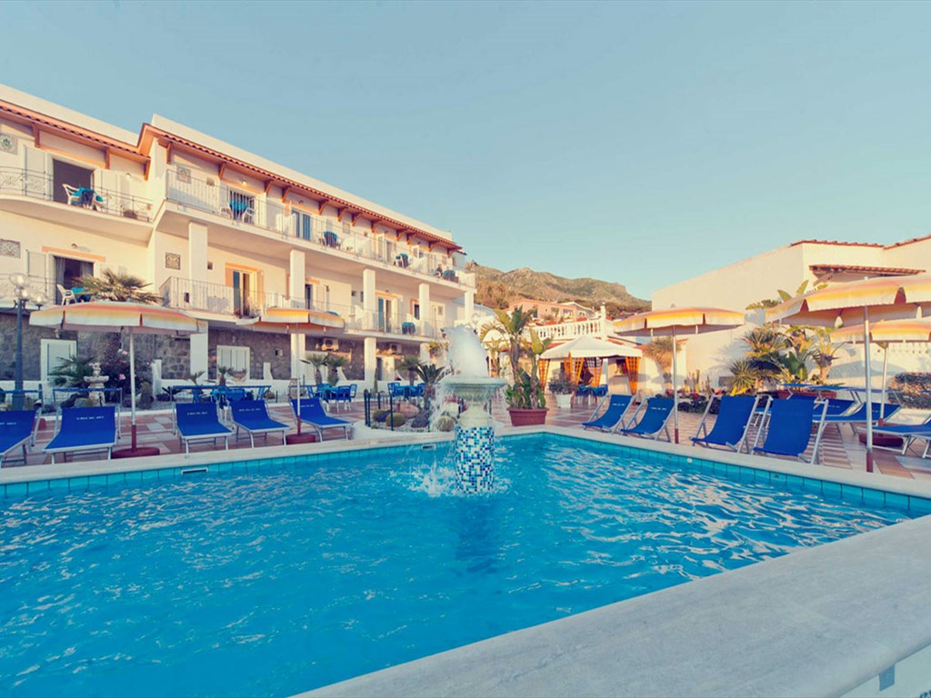 Hotel Riva del Sole - Hotel Riva del Sole - venkovní bazén - Forio - Citara - Ischia - Za moře