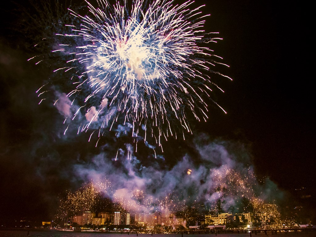 Silvestr v MOŘSKÉ LAGUNĚ a PORTOROŽI - novoroční ohňostroj v Portoroži - zdroj: https://www.portoroz.si/en/experience/events/8869-a-sea-fo-winter-adventures-new-year-s-eve-afternoon-in-portoroz-with-fireworks-and-alexia-concert