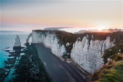 NORMANDIE a Bretaň - útesy u města Étretat - Normandie - Francie - Evropa - poznávací zájezd