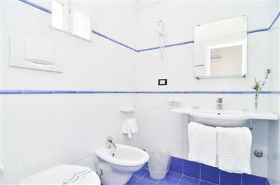 Hotel San Francesco - Koupelna pokoje typu classic - Hotel San Francesco - Itálie - Ischia - Forio