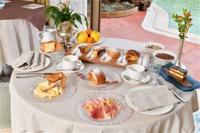 Grand Hotel Terme di Augusto - Bohatá snídaně - Terme di Augusto - Itálie - Ischia - Lacco Ameno - pobytové zájezdy