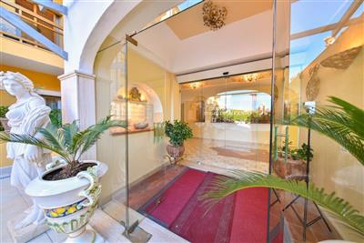 Grand Hotel Terme di Augusto - Hlavní vchod do hotelu  - Terme di Augusto - Itálie - Ischia - Lacco Ameno - pobytové zájezdy