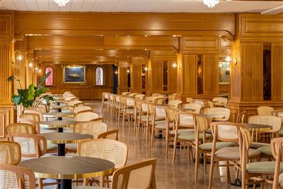 htop Amaika Adults Only (plná penze & voda a víno) - posezení u hotelového baru - htop Amaica - Calella - Costa Brava - Katalánsko - Španělsko - pobytový zájezd