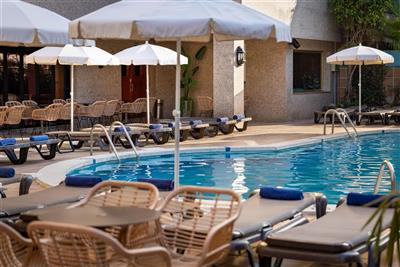 htop Amaika Adults Only (plná penze & voda a víno) - terasa s bazénem - htop Amaica - Calella - Costa Brava - Katalánsko - Španělsko - pobytový zájezd