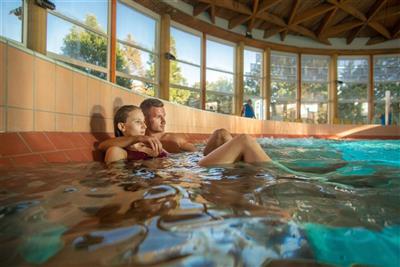 BÜKFÜRDŐ & HUNGUEST BÜK - WEST WING relax v nejléčivější vodě Maďarska - Zážitkový bazén plný vodních atrakcí - lázně Bükfürdö - Maďarsko