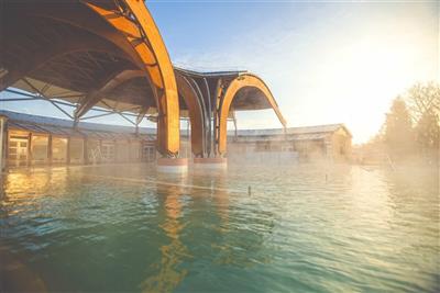 BÜKFÜRDŐ & HUNGUEST BÜK - WEST WING relax v nejléčivější vodě Maďarska - Bazén sv.Klimenta, nejoblíbenější bazén v lázní Bükfürdö - Maďarsko