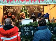 stánek s pitím - advent - Karlovy Vary
(zdroj: www.vanocnivary.cz)