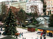 vánoční strom před hotelem Thermal - advent - Karlovy Vary
(zdroj: www.vanocnivary.cz)