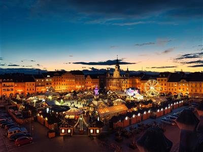 ČESKÉ BUDĚJOVICE & HLUBOKÁ andělský advent - zdroj: https://www.ceskobudejovickyadvent.cz/galerie/